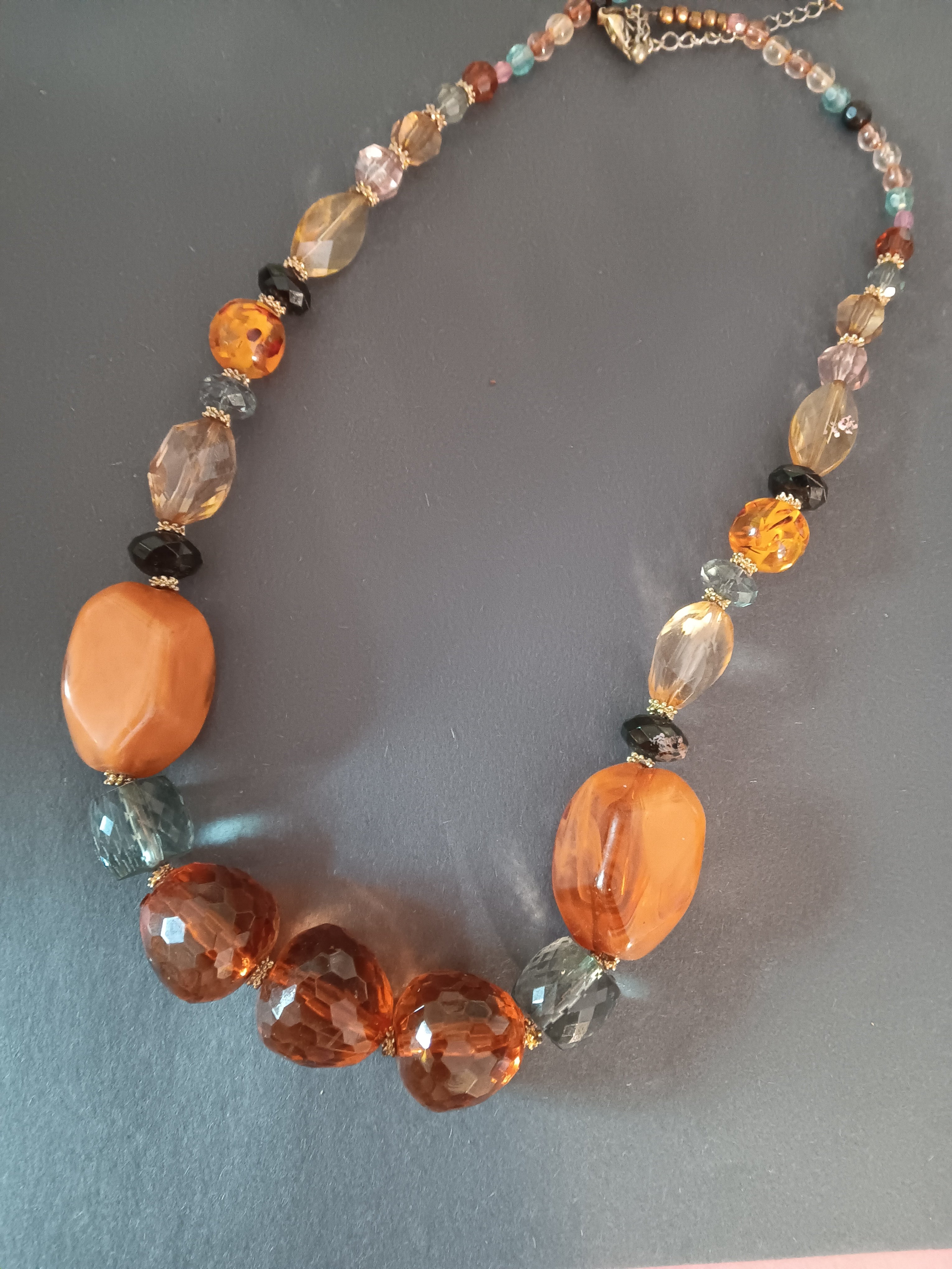 Vintage chunky lucite necklace brown amber smoke
