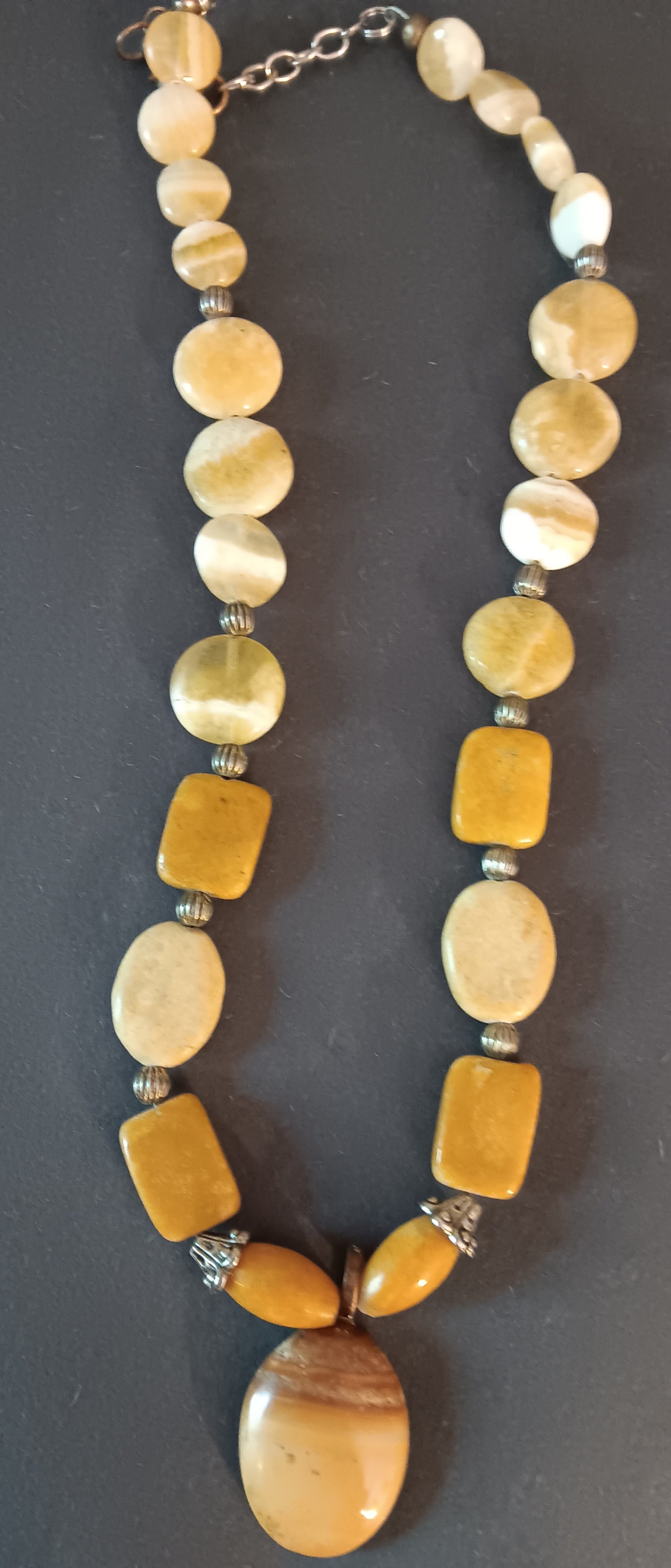 Vintage Baltic Agate necklace with pendant