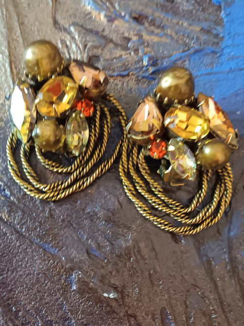 Kramer vintage clip on earrings yellow rhinestones red rubyart glass gold balls gold tone rope chain marked