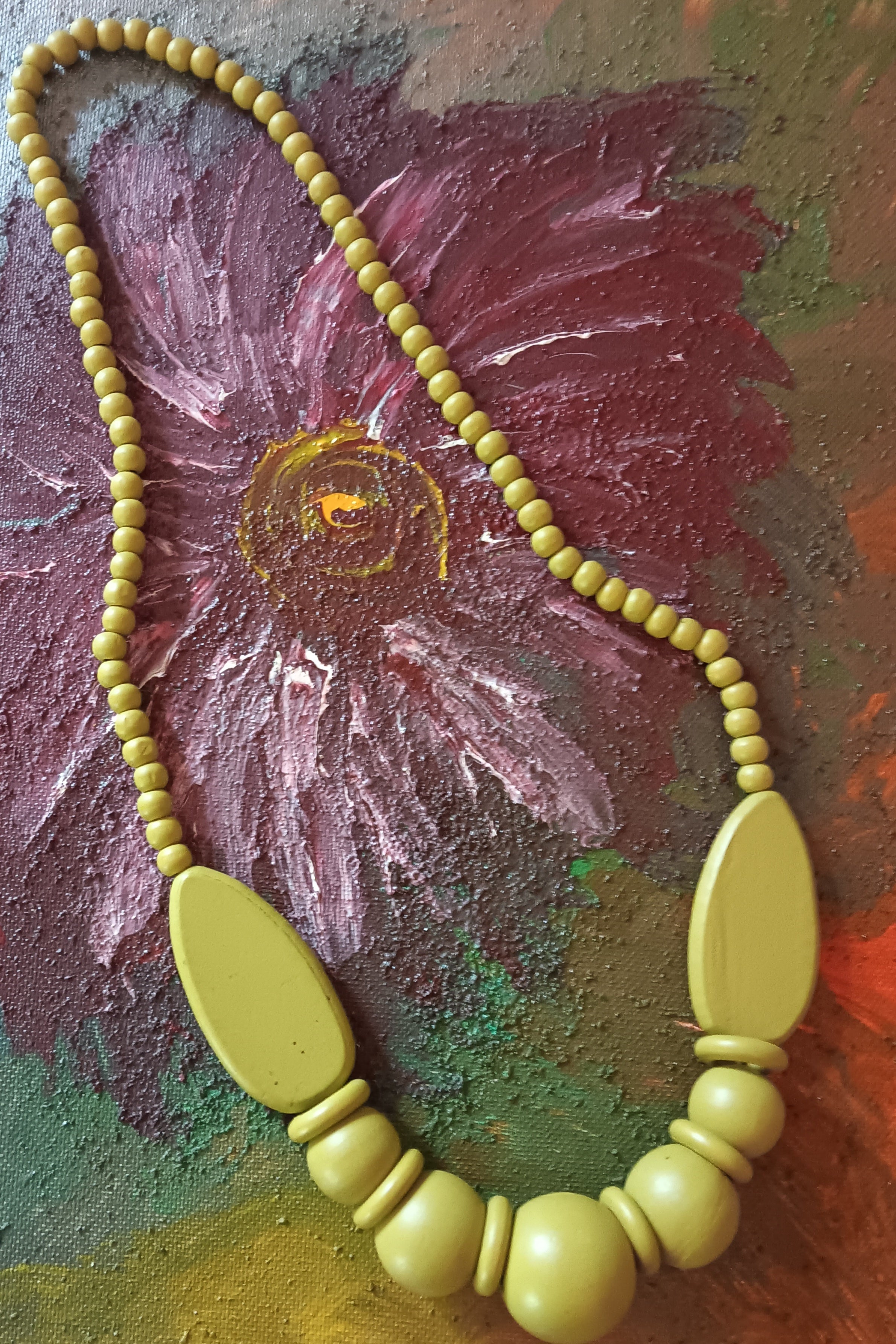 Vintage string wood necklace light green